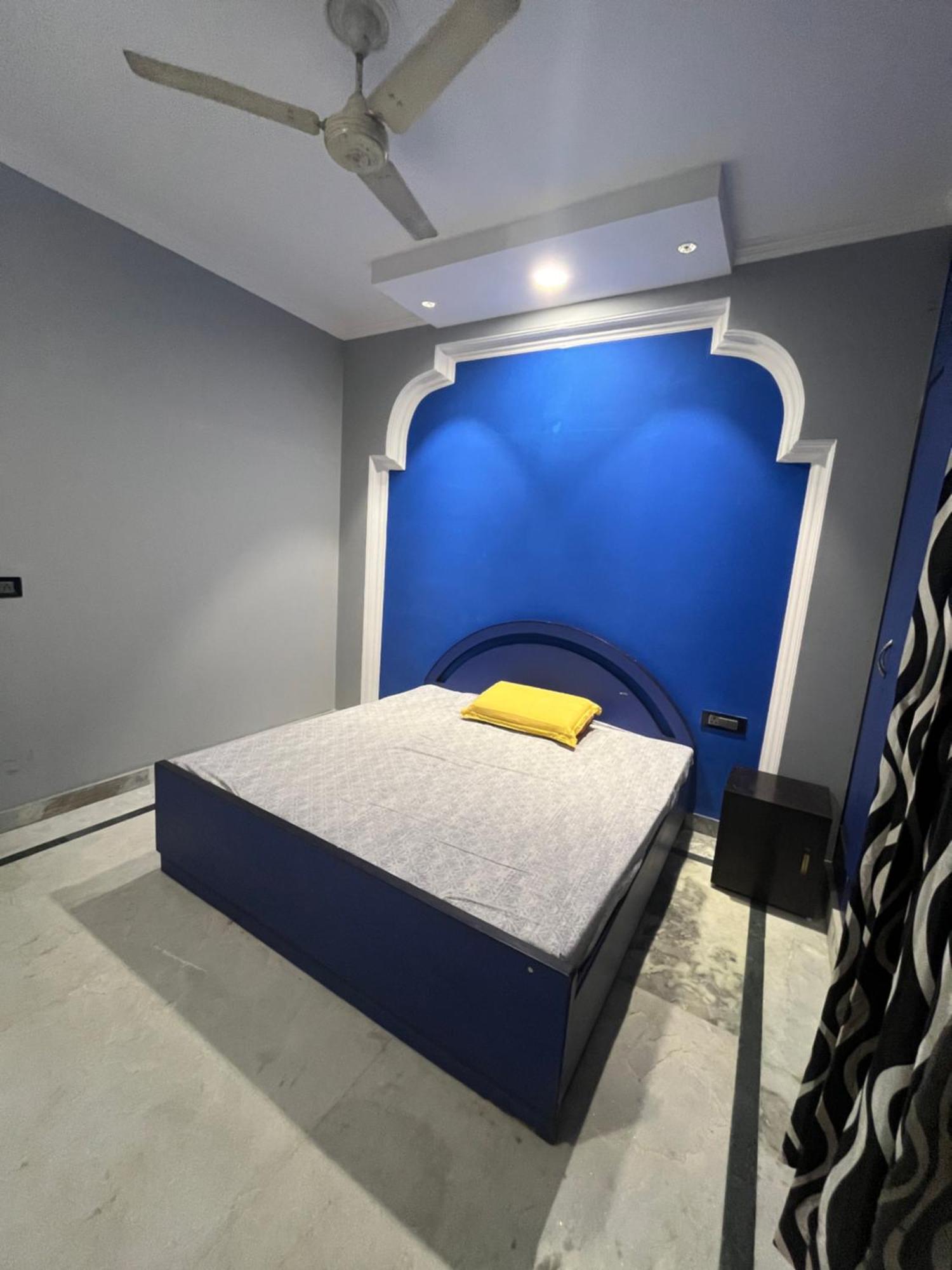 Apartment Spacious 2 Bhk With Living And Dining Area